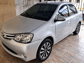 TOYOTA ETIOS 1.5 PLATINUM 4P 6MT - AÑO 2.015