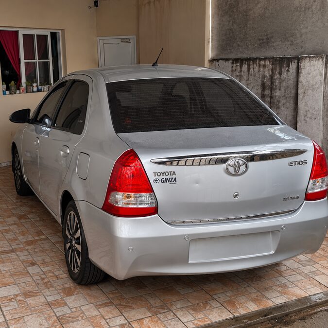 TOYOTA ETIOS 1.5 PLATINUM 4P 6MT - AÑO 2.015
