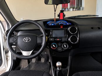 TOYOTA ETIOS 1.5 PLATINUM 4P 6MT - AÑO 2.015
