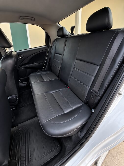 TOYOTA ETIOS 1.5 PLATINUM 4P 6MT - AÑO 2.015