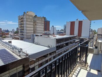 Alquila Amplio Dpto calle Buenos Aires casi Urquiza