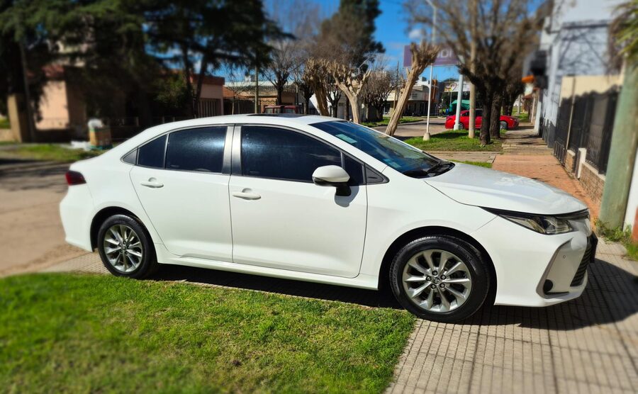Toyota Corolla Versión XEI  caja automática