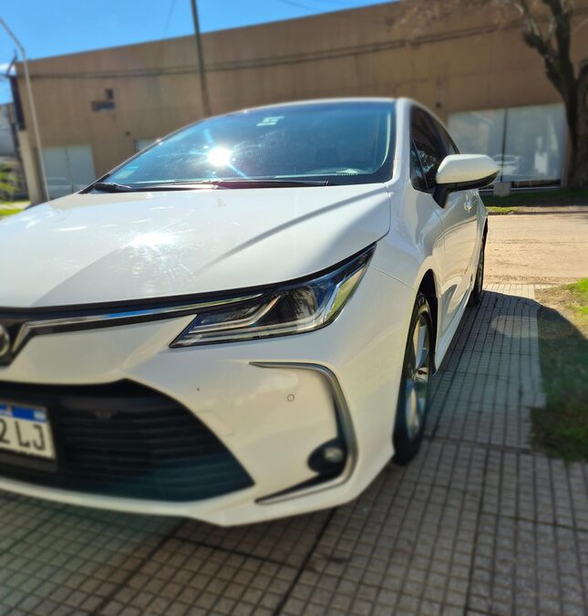 Toyota Corolla Versión XEI  caja automática
