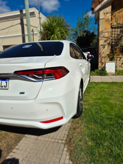 Toyota Corolla Versión XEI  caja automática