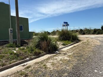 CASA A ESTRENAR EN COLONIA ENSAYO, 2 DORM Y GRAN FONDO VERDE.