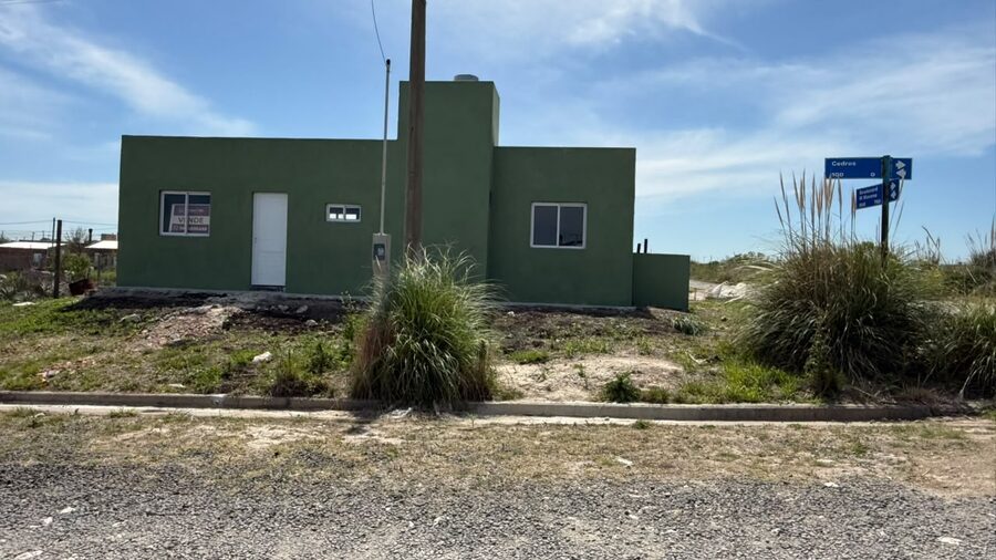 CASA A ESTRENAR EN COLONIA ENSAYO, 2 DORM Y GRAN FONDO VERDE.