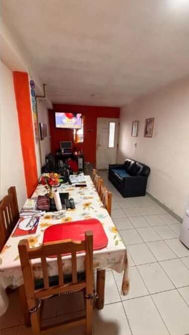 🏠 CASA CON LOCAL AL FRENTE – VENTA O PERMUTA
