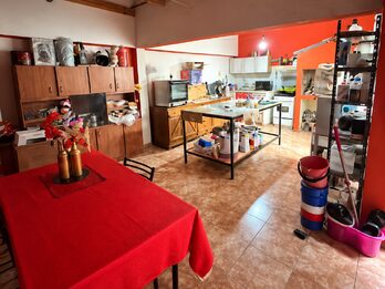 🏠 CASA CON LOCAL AL FRENTE – VENTA O PERMUTA