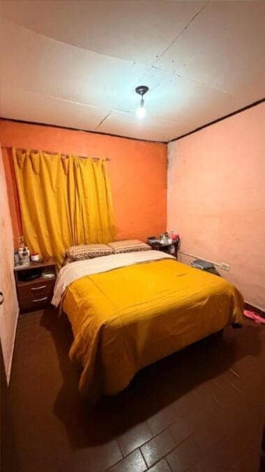 🏠 CASA CON LOCAL AL FRENTE – VENTA O PERMUTA