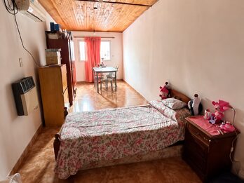 🏠 CASA CON LOCAL AL FRENTE – VENTA O PERMUTA