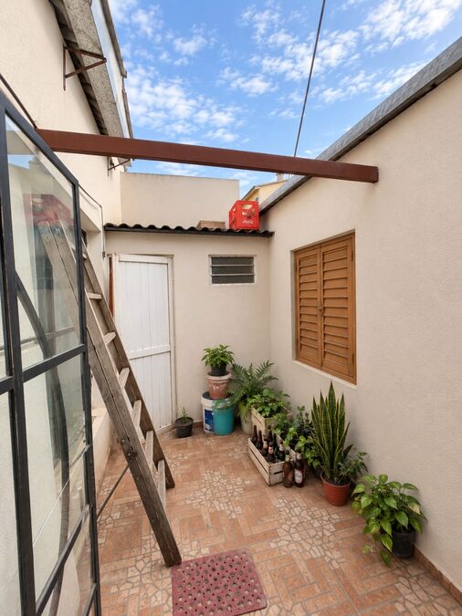 🏠 CASA CON LOCAL AL FRENTE – VENTA O PERMUTA