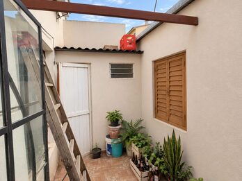 🏠 CASA CON LOCAL AL FRENTE – VENTA O PERMUTA