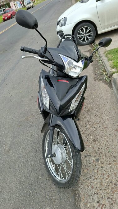 Vende Honda Wave modelo 2021
