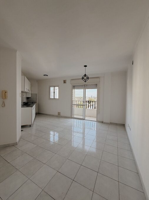 ALQUILER DTO 1 DORMITORIO CON BALCON Y COCHERA - 25 de Mayo e Yrigoyen