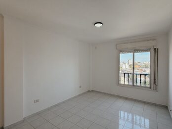 ALQUILER DTO 1 DORMITORIO CON BALCON Y COCHERA - 25 de Mayo e Yrigoyen