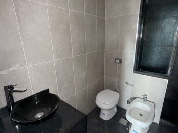 En venta departamento un dormitorio zona parque con cochera !