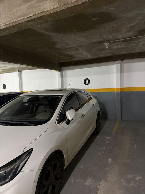 En venta departamento un dormitorio zona parque con cochera !