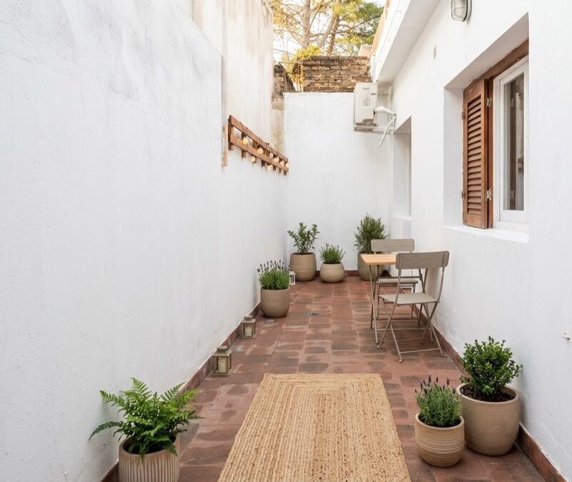 ALQUILER – CASA EN CALLE PÉREZ COLMAN