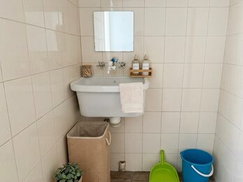 ALQUILER – CASA EN CALLE PÉREZ COLMAN