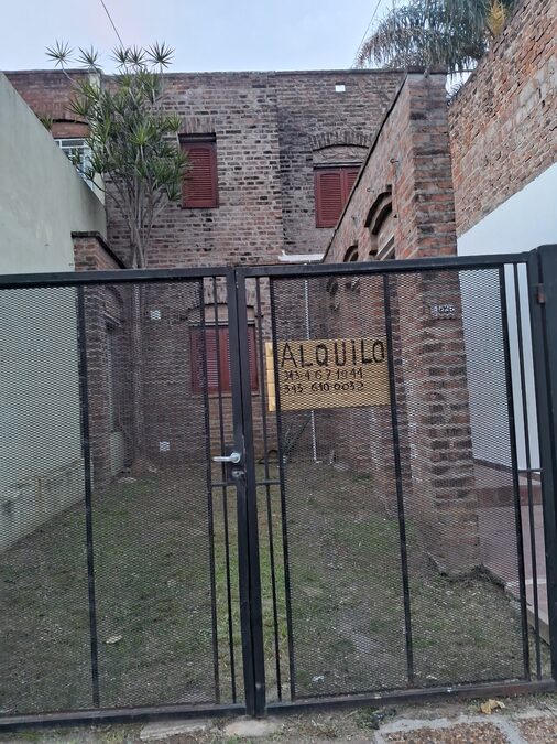 Casa 3 dormitorios calle N. RANDISI