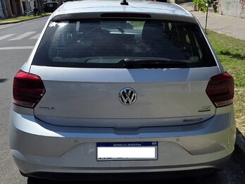 Vendo Volkswagen Polo 2018 Highline 1.6 MSI caja Automática