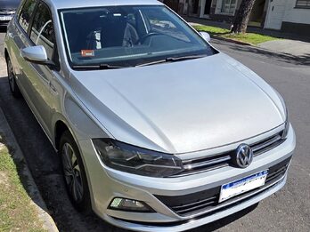 Vendo Volkswagen Polo 2018 Highline 1.6 MSI caja Automática