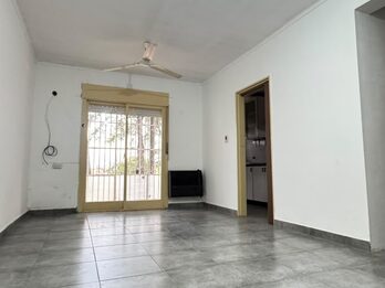 Departamento dos dormitorios con cochera.