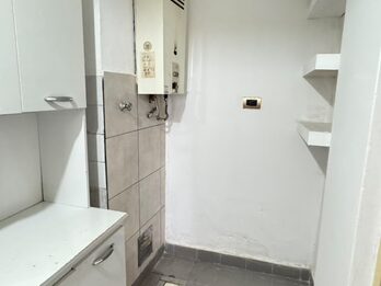 Departamento dos dormitorios con cochera.