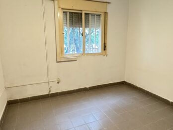 Departamento dos dormitorios con cochera.