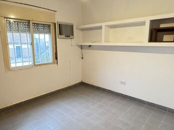 Departamento dos dormitorios con cochera.