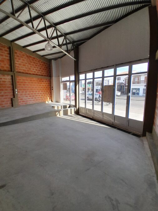 Alquilamos Local calle Almafuerte 1233