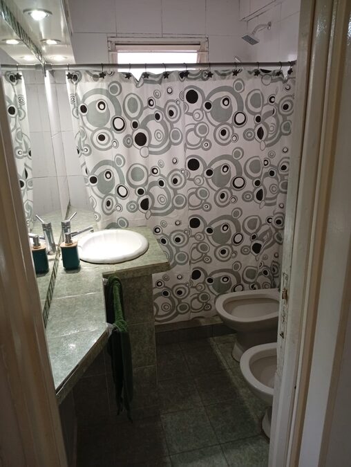 SE VENDE DEPARTAMENTO DE 3 DORMITORIOS ZONA CENTRO CON COCHERA