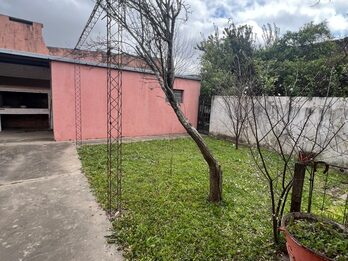 EN VENTA CASA+ GALPON Y 3 LOCALES