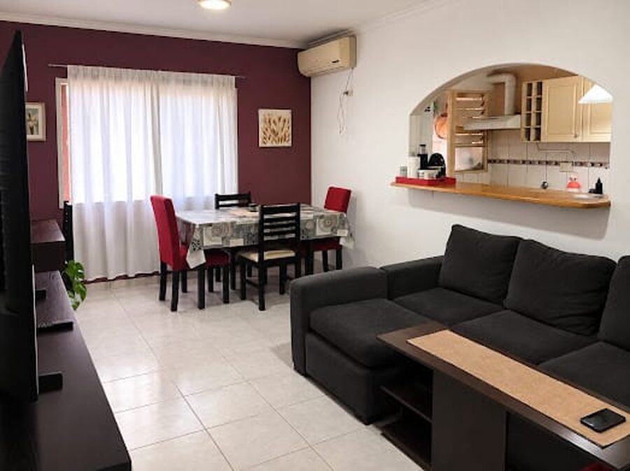 En venta departamento tres dormitorios , cochera , apto credito !