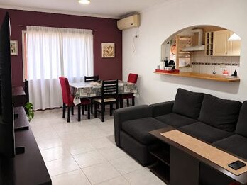En venta departamento tres dormitorios , cochera , apto credito !