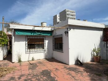 EN VENTA IMPORTANTE PROPIEDAD A REFACCIONAR - EXCELENTE UBICACION Y GRAN POTENCIAL