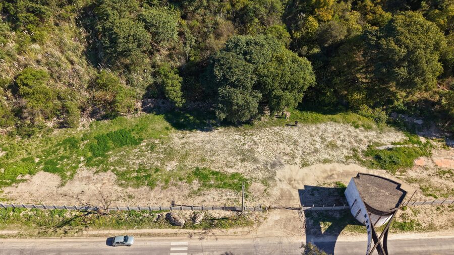 Vendo gran terreno sobre Av. Estrada ideal para desarrollo inmobiliario