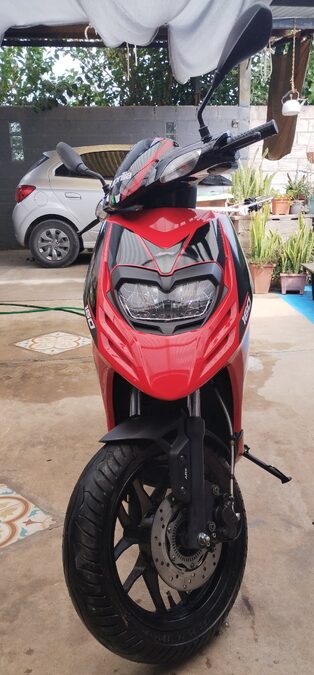 Vendo moto Aprilia 160 sr
