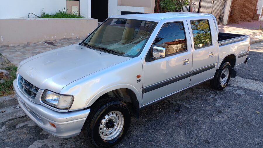 Isuzu 200 mil km 1998
