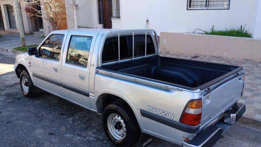 Isuzu 200 mil km 1998