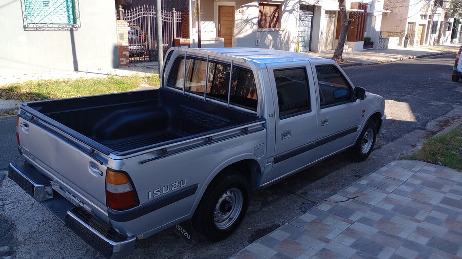 Isuzu 200 mil km 1998