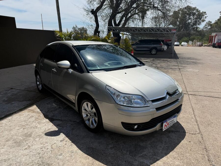 CITROEN C4 SEDAN 2.0 16V SX. Recibo vehículos de menor y mayor valor.