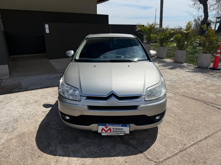 CITROEN C4 SEDAN 2.0 16V SX. Recibo vehículos de menor y mayor valor.