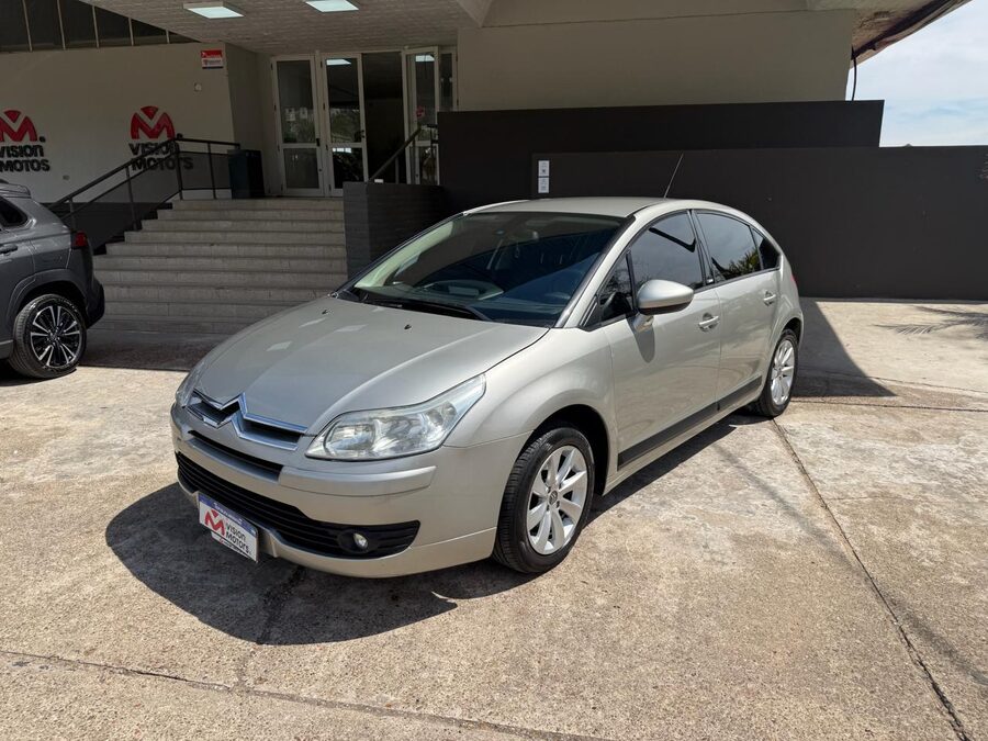 CITROEN C4 SEDAN 2.0 16V SX. Recibo vehículos de menor y mayor valor.
