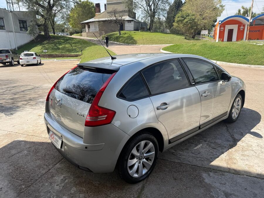 CITROEN C4 SEDAN 2.0 16V SX. Recibo vehículos de menor y mayor valor.
