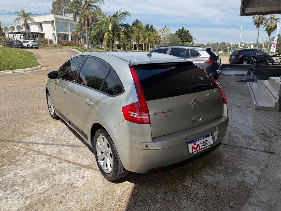CITROEN C4 SEDAN 2.0 16V SX. Recibo vehículos de menor y mayor valor.