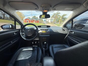 CITROEN C4 SEDAN 2.0 16V SX. Recibo vehículos de menor y mayor valor.