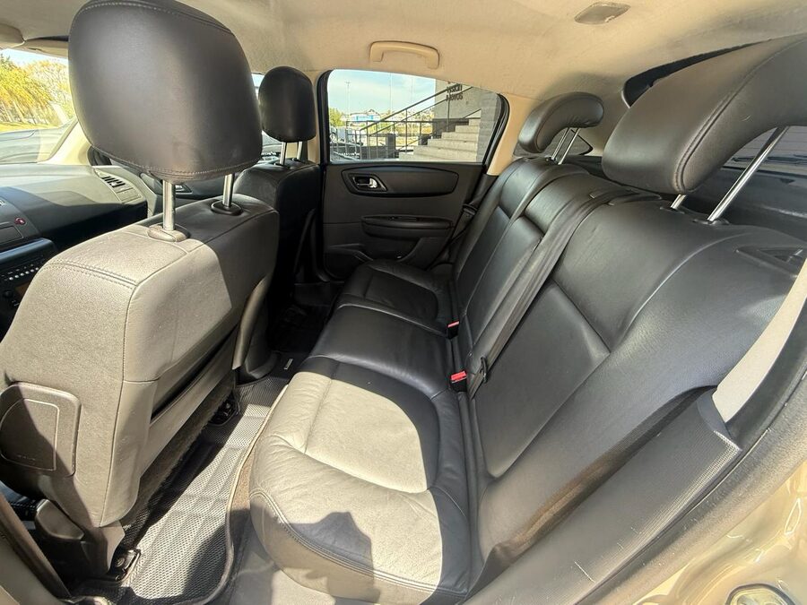 CITROEN C4 SEDAN 2.0 16V SX. Recibo vehículos de menor y mayor valor.