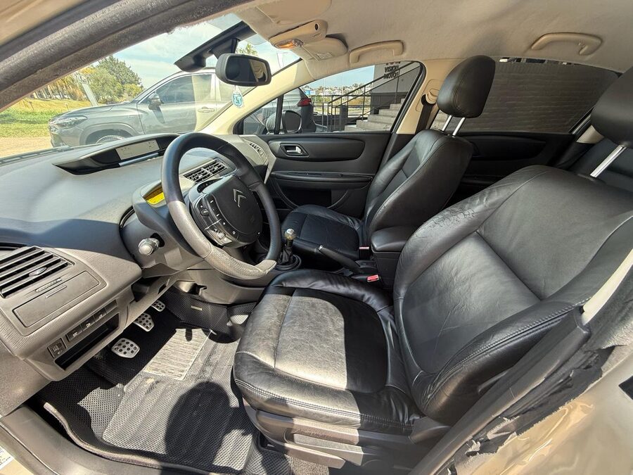 CITROEN C4 SEDAN 2.0 16V SX. Recibo vehículos de menor y mayor valor.