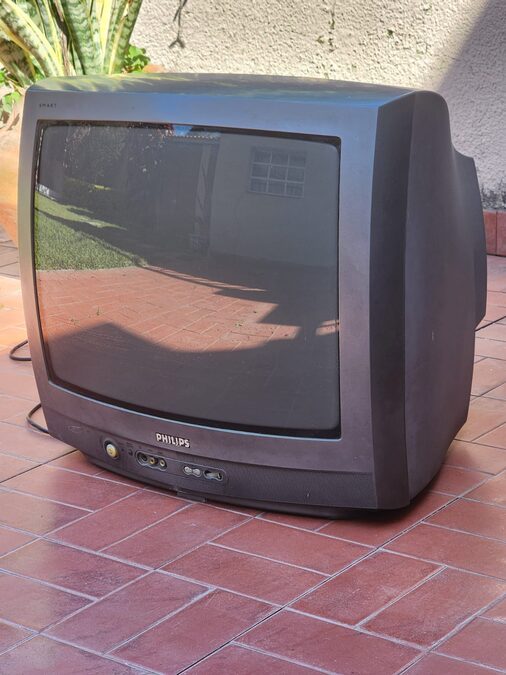 TELEVISOR PHILLIPS 21 PULGADAS CON CONTROL REMOTO